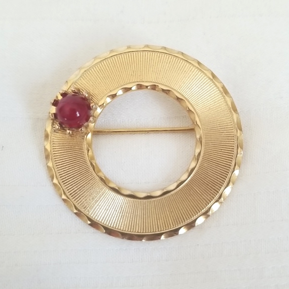 Vintage Beau Jewels Gold Round Red Bead Brooch